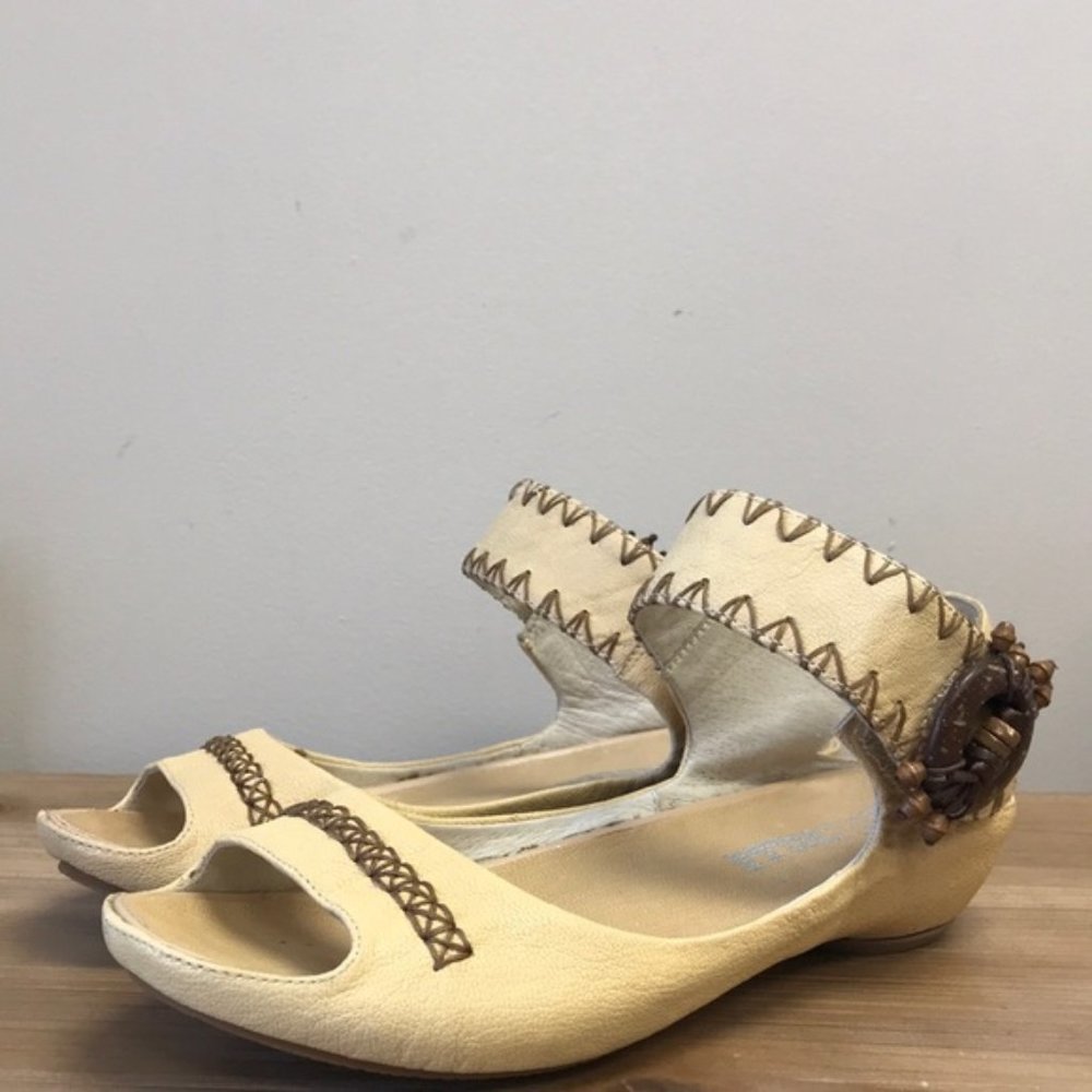 Mamzelle Corris Women's Leather Sandals